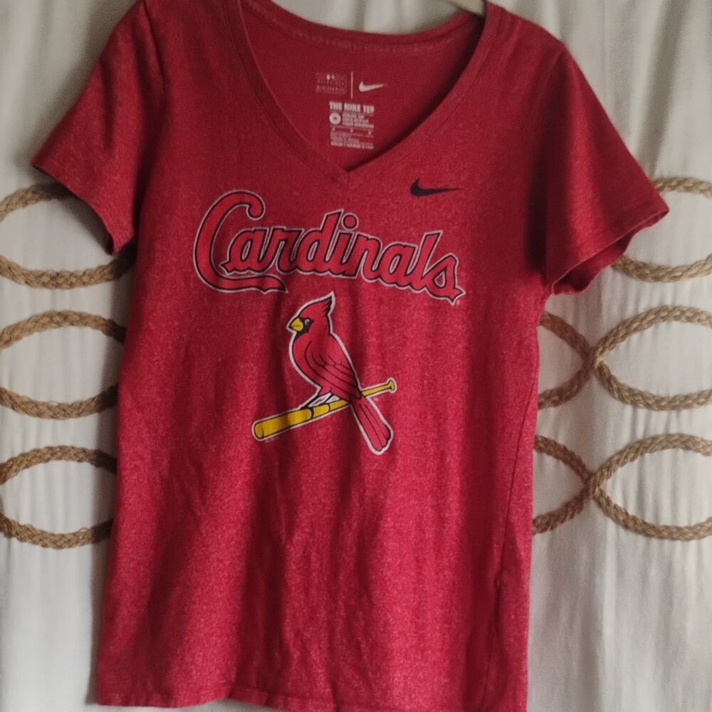 Nike St. Louis Cardinals Red T-Shirt Size M MLB Baseball Fan Apparel